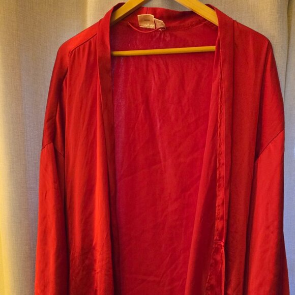Frederick's of Hollywood Red Satin Lace Trim Robe Size 1X/2X EUC Kimono Style - Picture 3 of 7